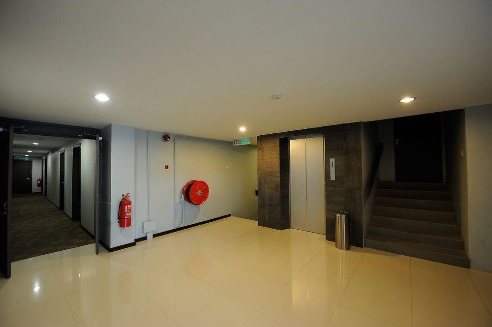Oyo 232 The Suraya Hotel Куантан Екстер'єр фото