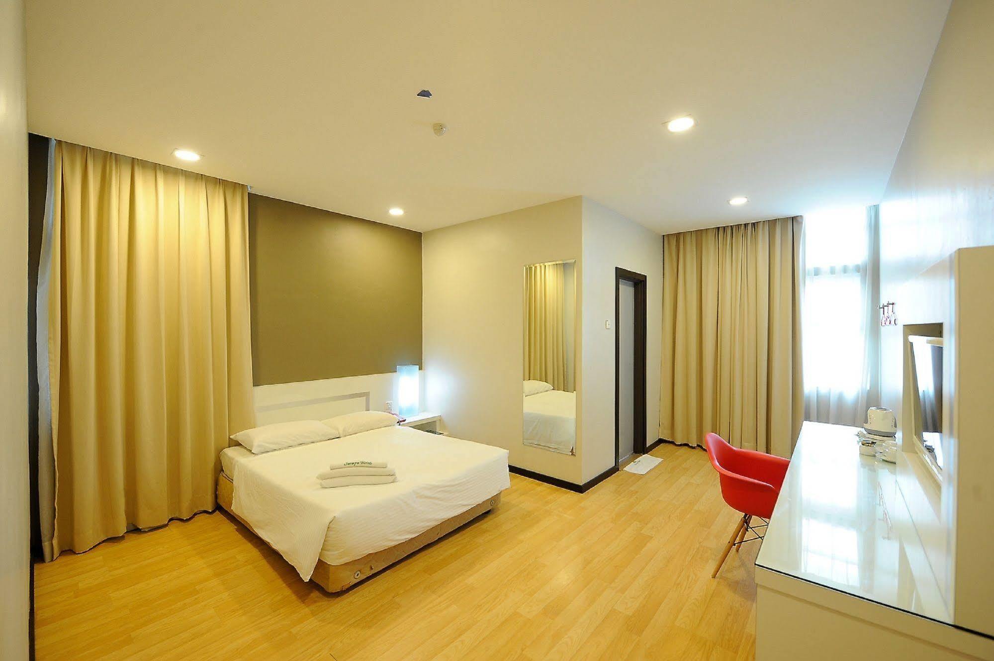 Oyo 232 The Suraya Hotel Куантан Екстер'єр фото