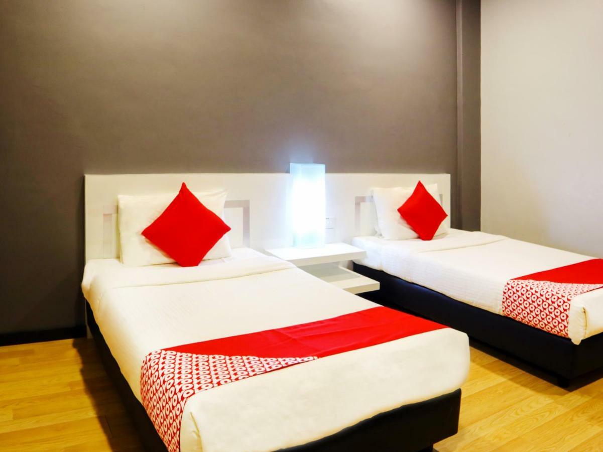 Oyo 232 The Suraya Hotel Куантан Екстер'єр фото