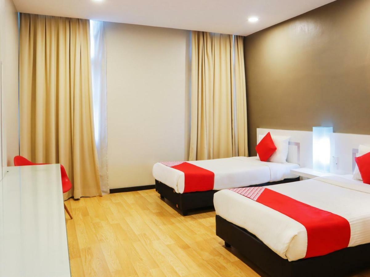 Oyo 232 The Suraya Hotel Куантан Екстер'єр фото