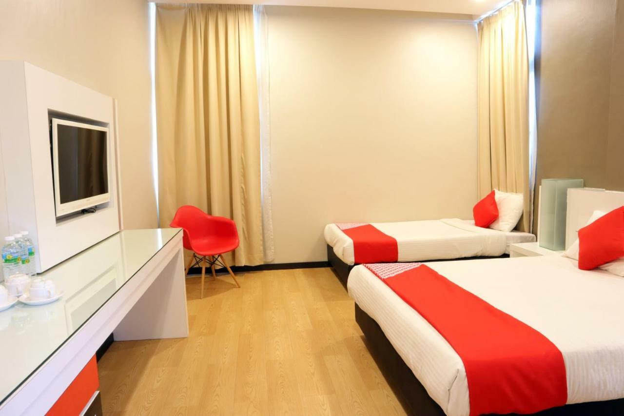 Oyo 232 The Suraya Hotel Куантан Екстер'єр фото