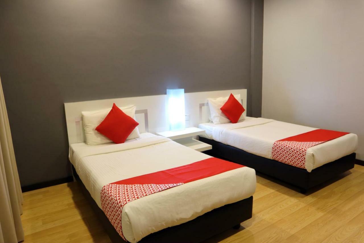 Oyo 232 The Suraya Hotel Куантан Екстер'єр фото
